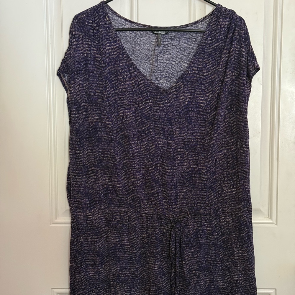 Daisy Fuentes Purple Abstract  V-Neck Top with Elastic Faux Tie Waist size 1X